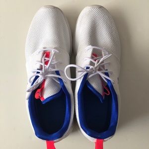 Nike Roshe sneakers